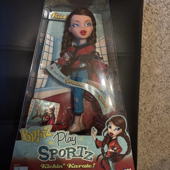 🥋 Bratz Play Sportz Kickin’ Karate Roxxi Doll 2005 – Rare, Never Played With!